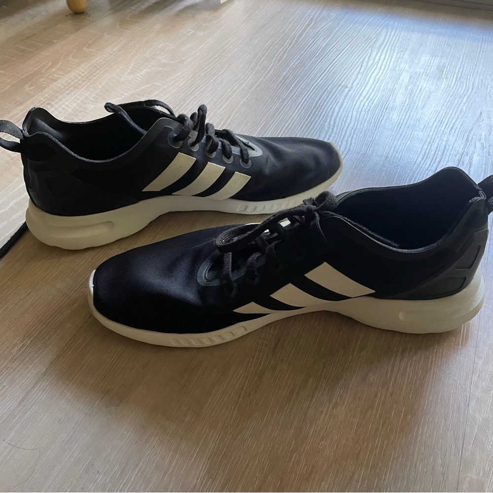 Women’s Adidas Black/White ZX Flux Sneakers Size 7.5